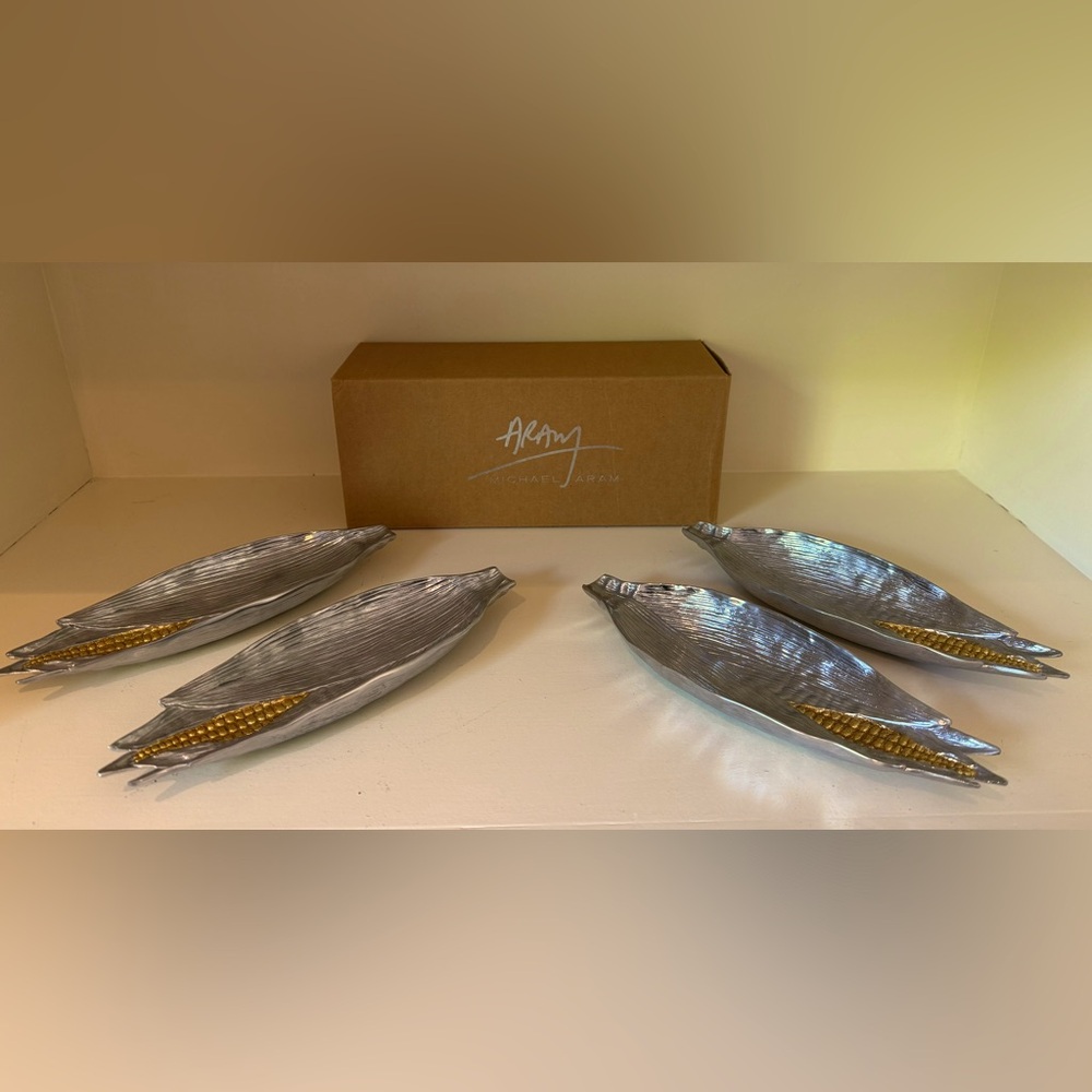 Brand New in Box Michael Aram set of 4 Corn Dishes
Only opened to photograph